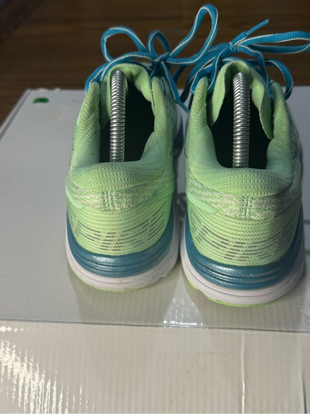 Women's Mint Green Athletic Running Shoes with Teal Accents - Picture 3 of 6